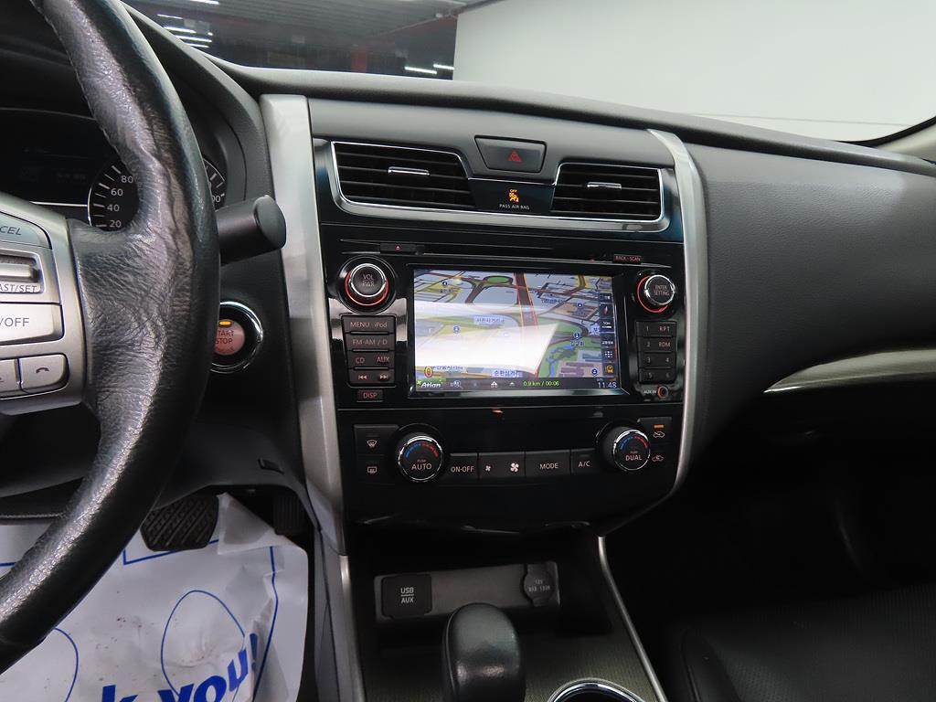 Nissan Altima - Vista 10