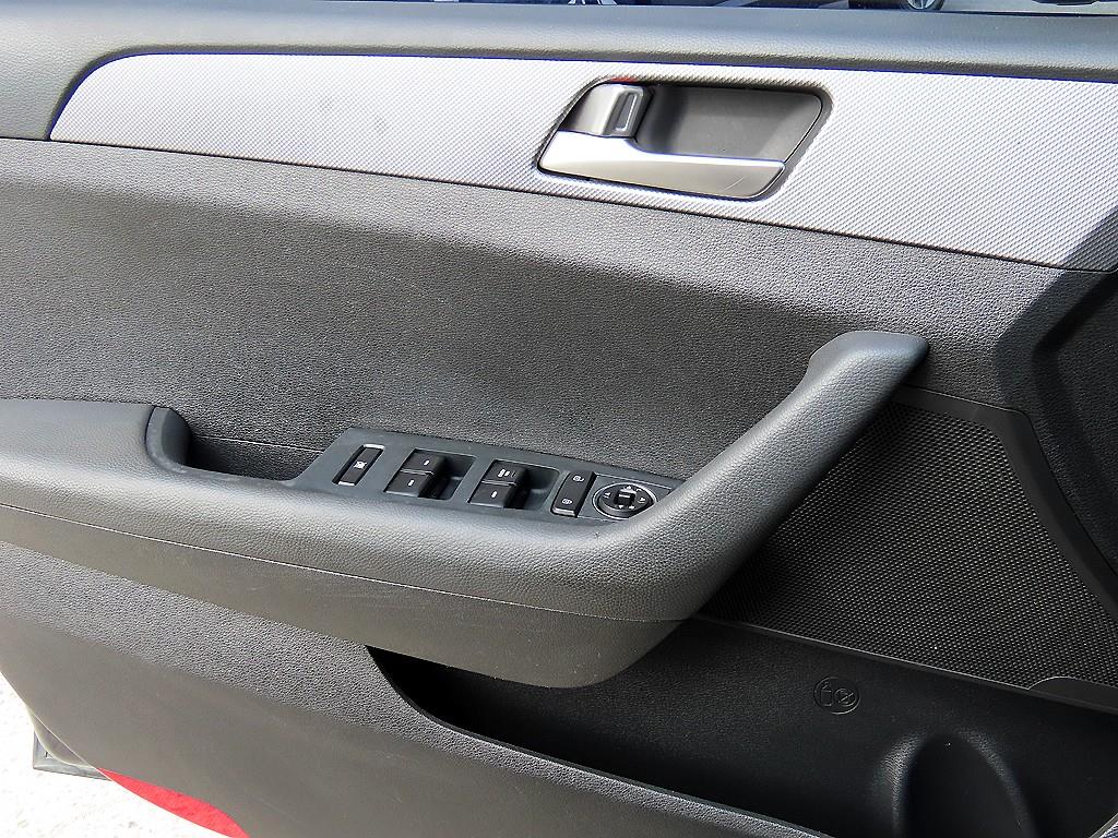 HYUNDAI Sonata - Vista 11