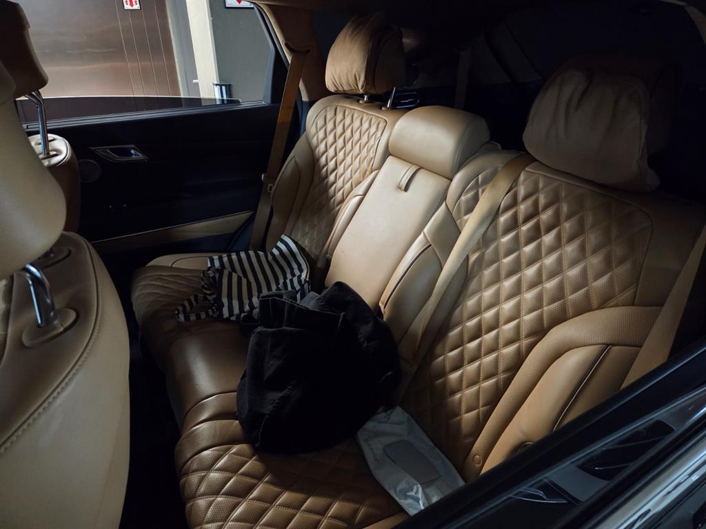 Genesis GV80 - Vista 7