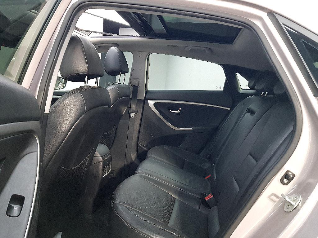 HYUNDAI i30 - Vista 9