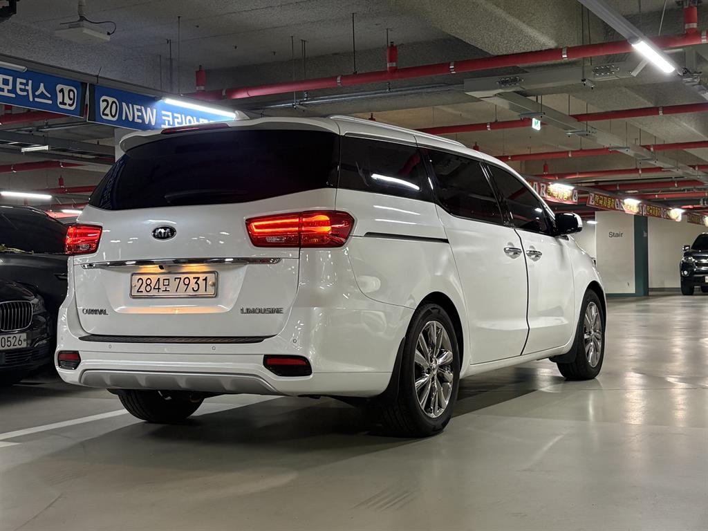 KIA Carnival - Vista 4