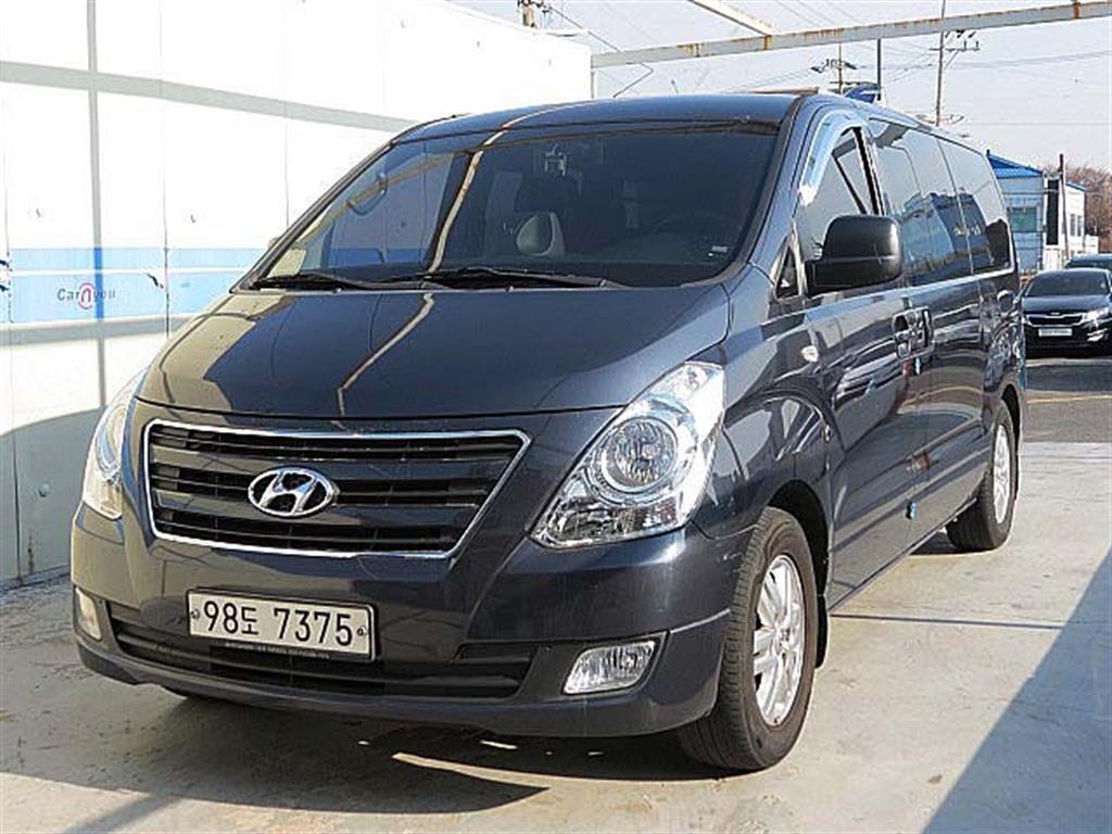 HYUNDAI Starex - Vista 3