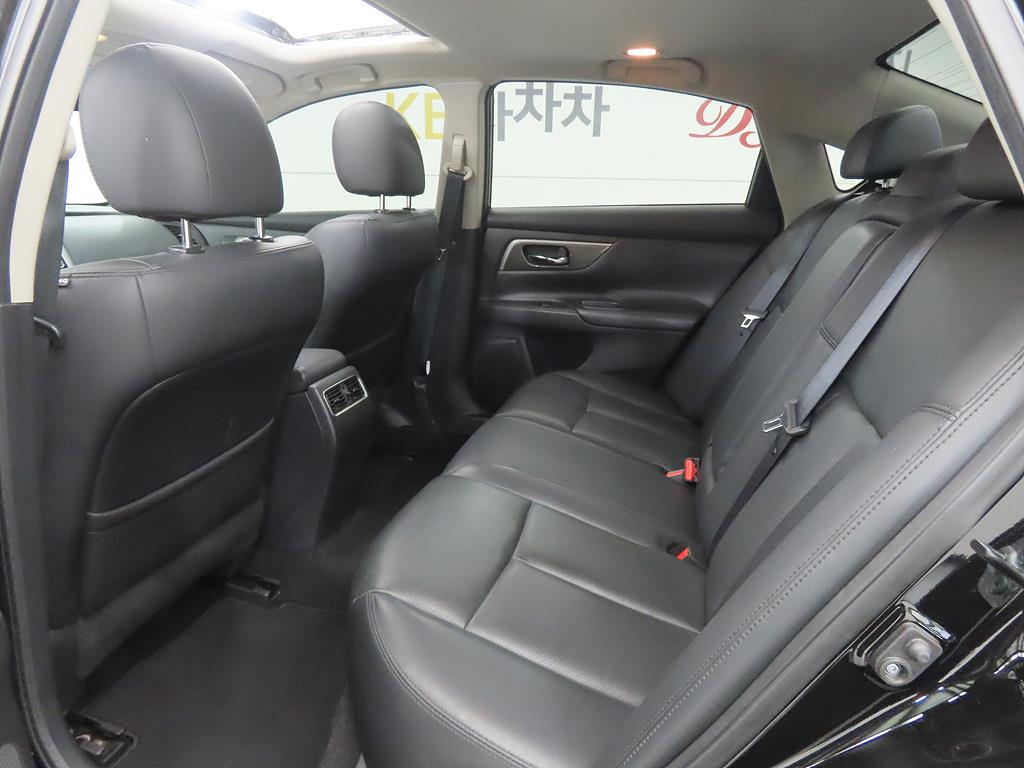 Nissan Altima - Vista 6