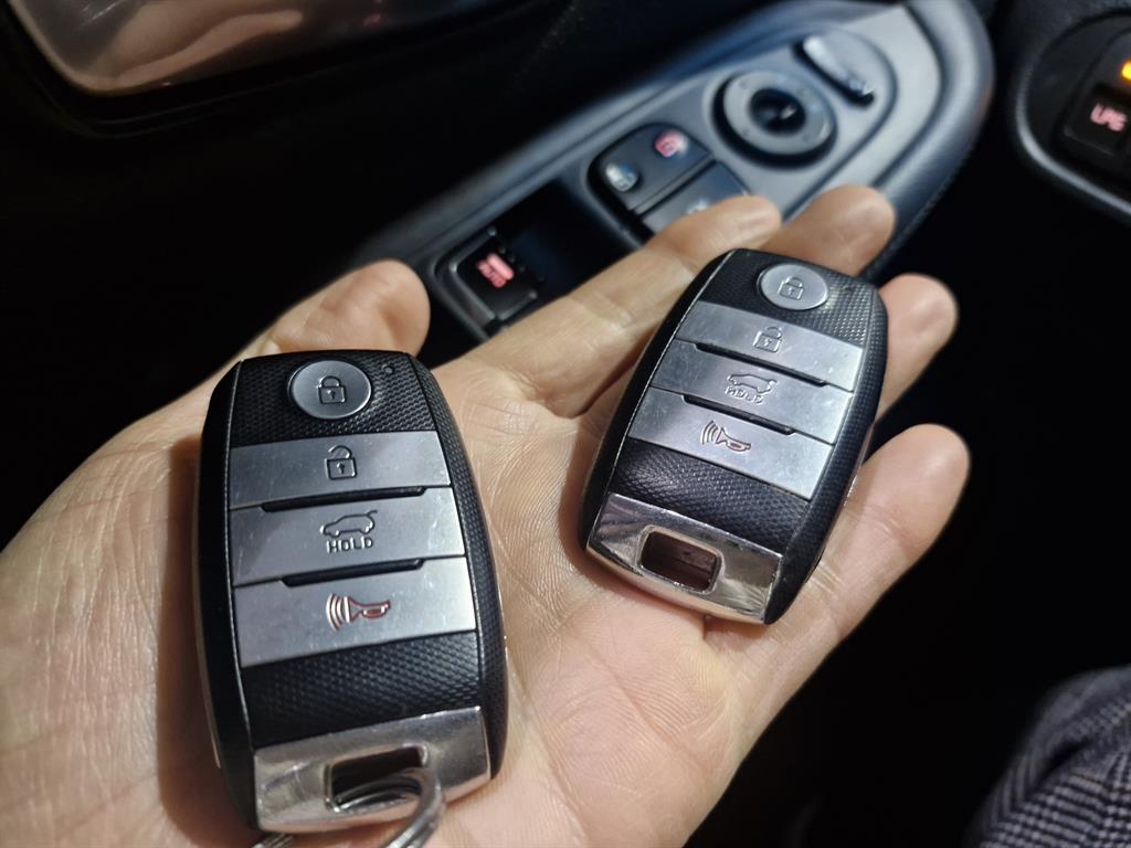 KIA Carens - Vista 9