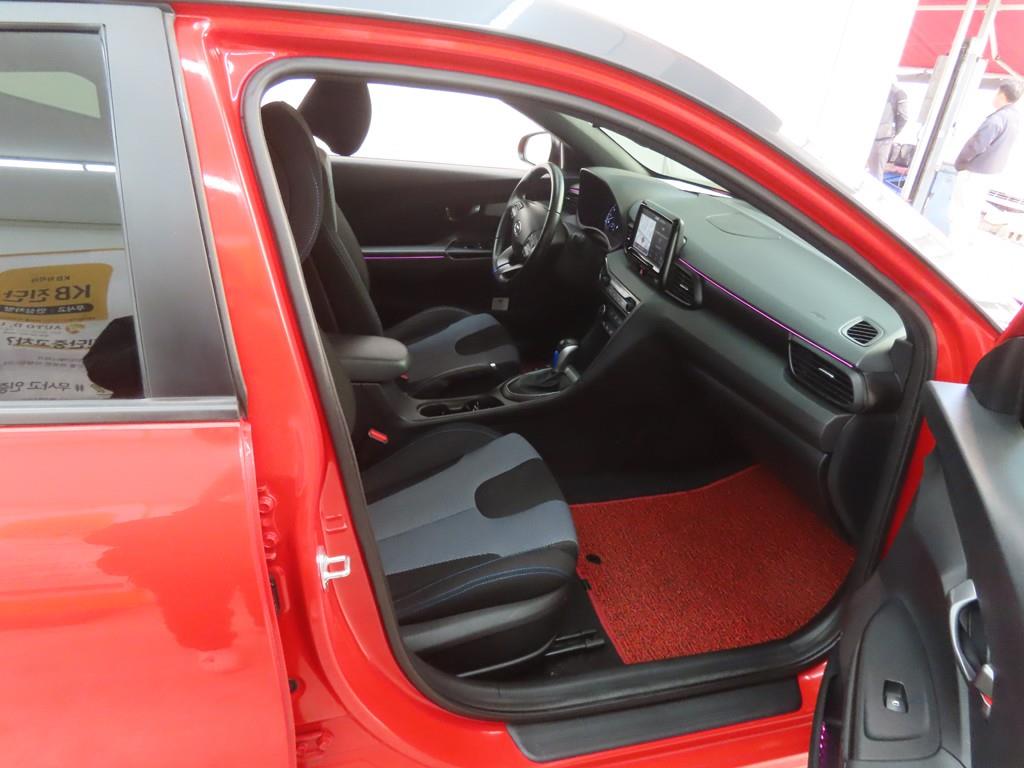 HYUNDAI Veloster - Vista 7