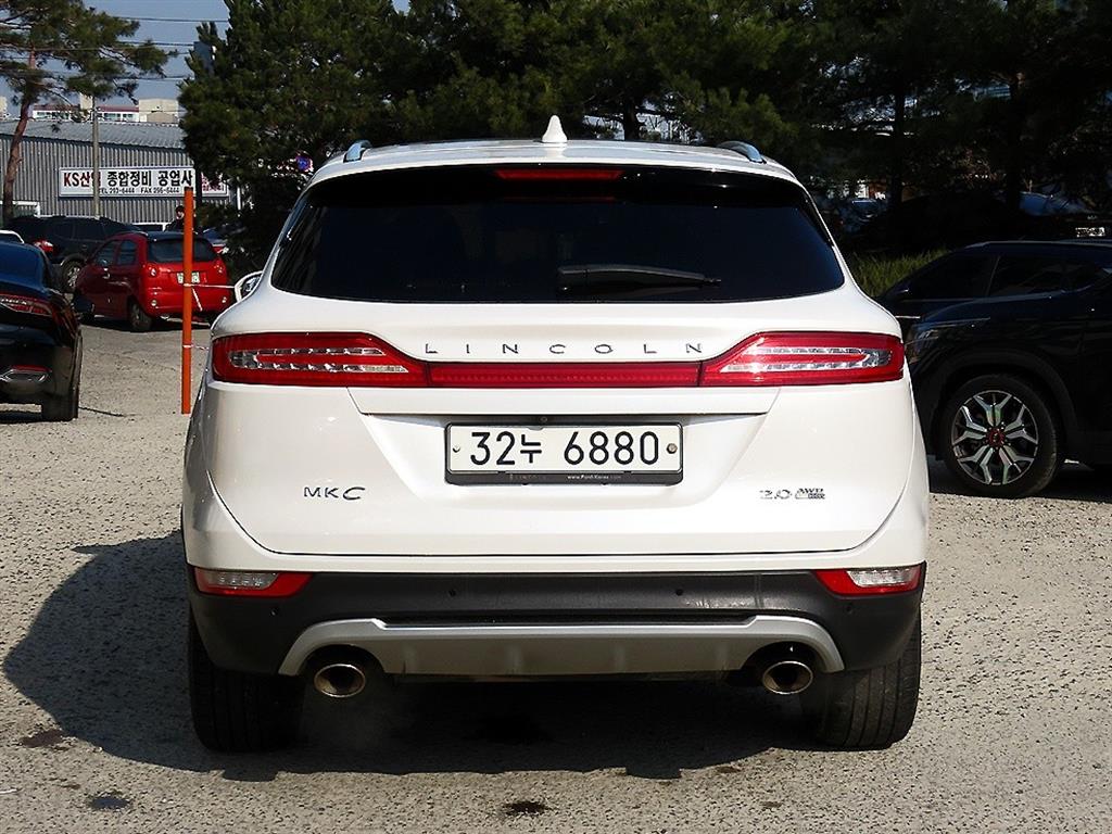 Lincoln MKC - Vista 4