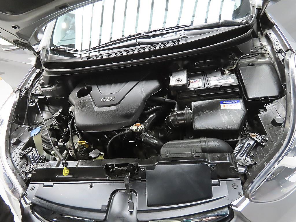 HYUNDAI Avante 2012 Plateado - Importación desde Corea - HF Imports Iquique - Foto 7