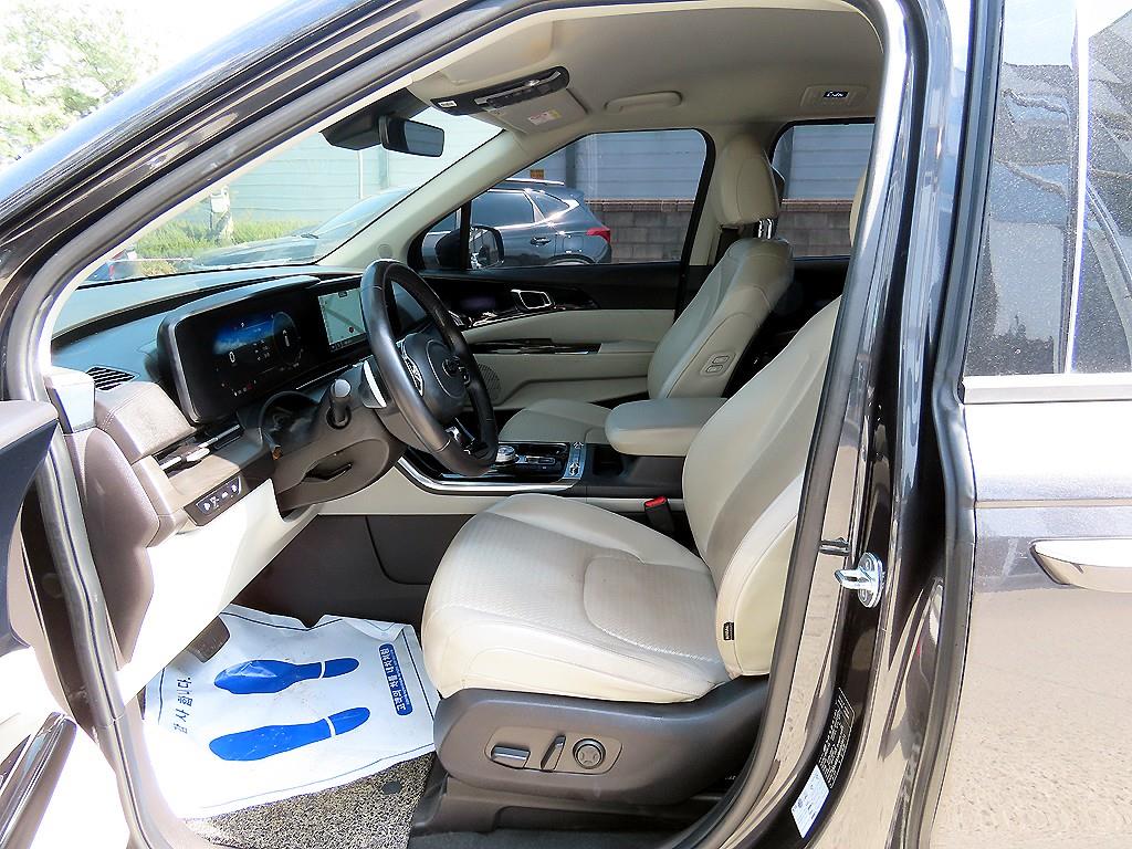 KIA Carnival - Vista 5