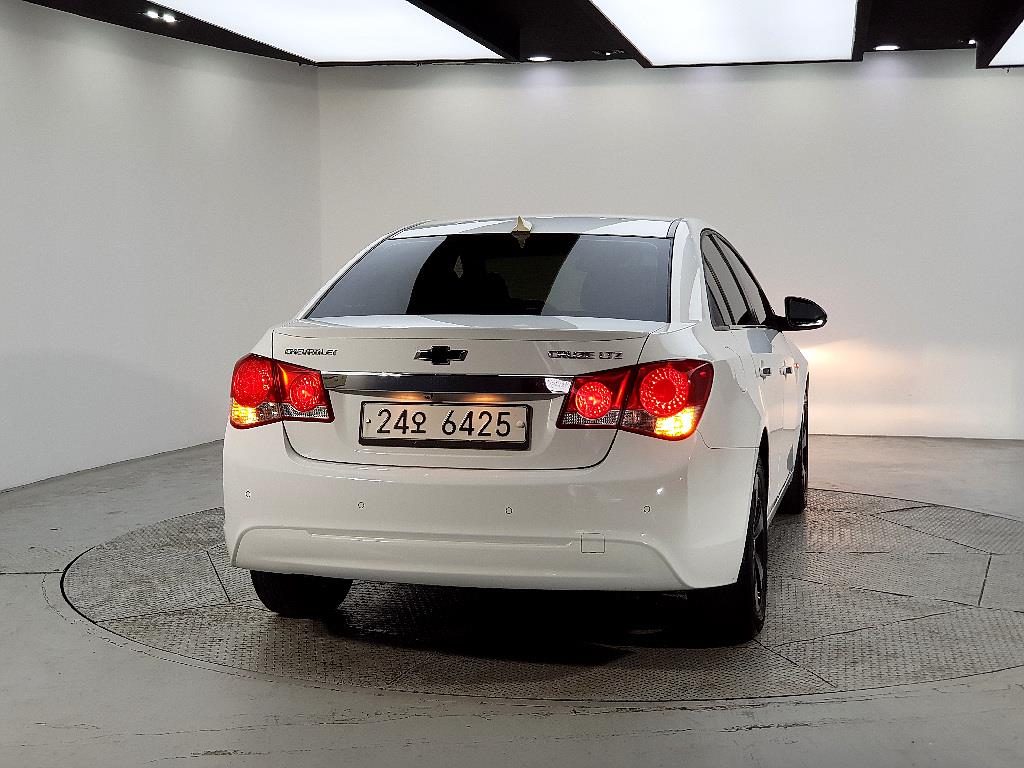 Chevrolet Cruise - Vista 3