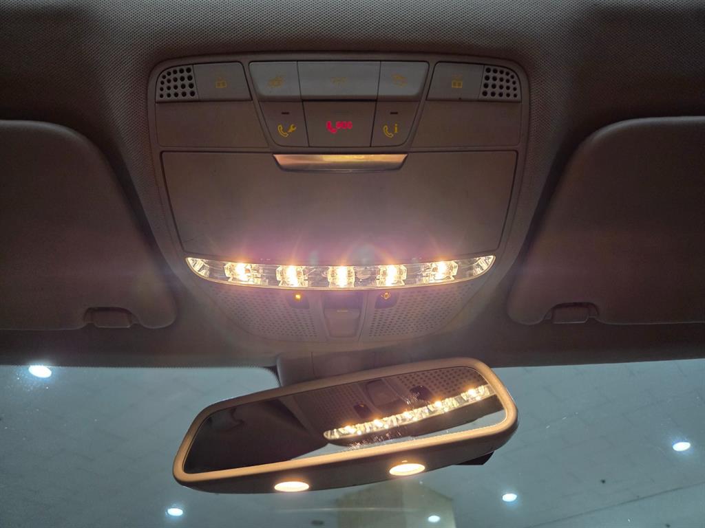 Mercedes Benz C Class 2018 Gris - Importación desde Corea - HF Imports Iquique - Foto 16