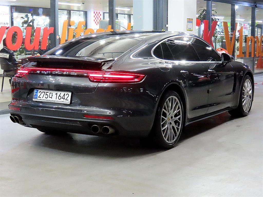 Porsche Panamera - Vista 4