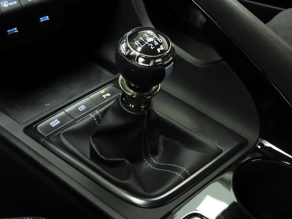 HYUNDAI Avante - Vista 11