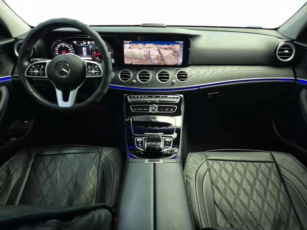 Mercedes Benz E class - Vista 7