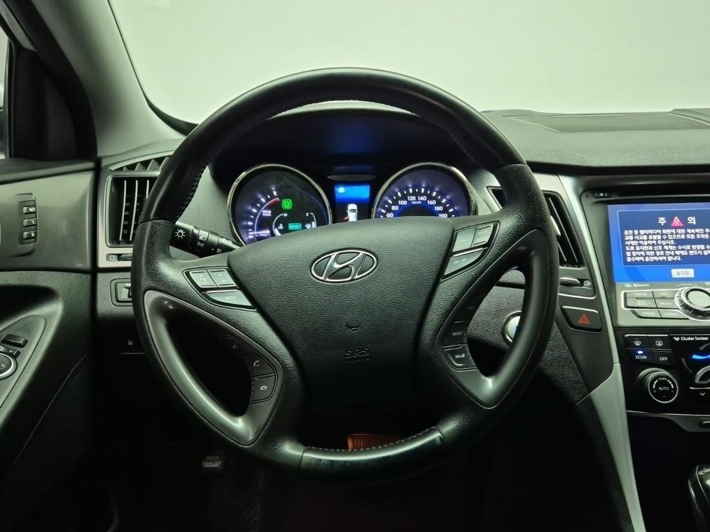 HYUNDAI Sonata - Vista 9