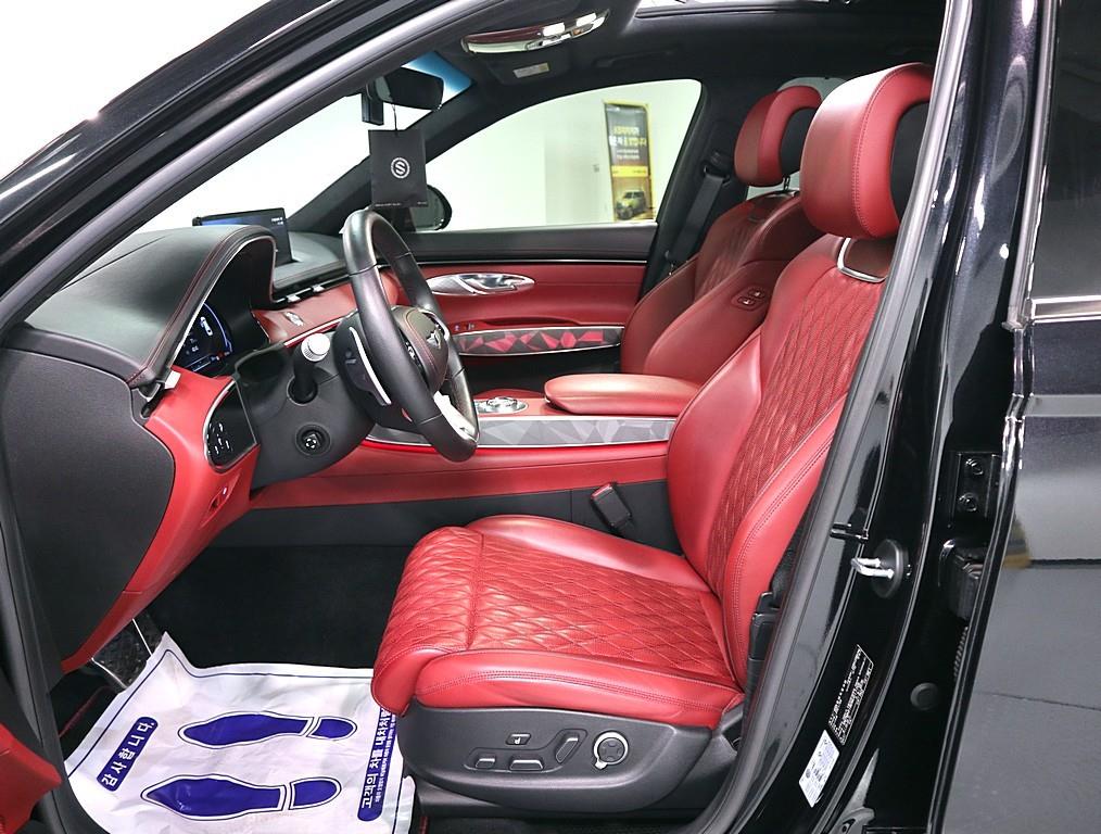 Genesis GV70 - Vista 9