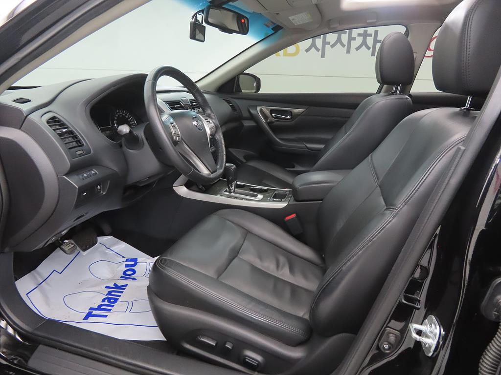 Nissan Altima - Vista 5