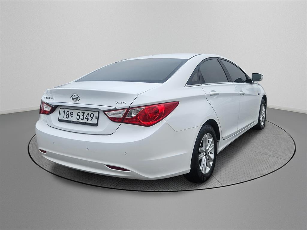 HYUNDAI Sonata - Vista 2