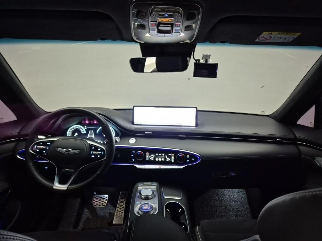 Genesis GV70 - Vista 7