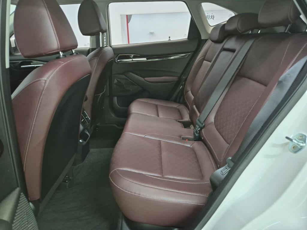 KIA Seltos - Vista 10