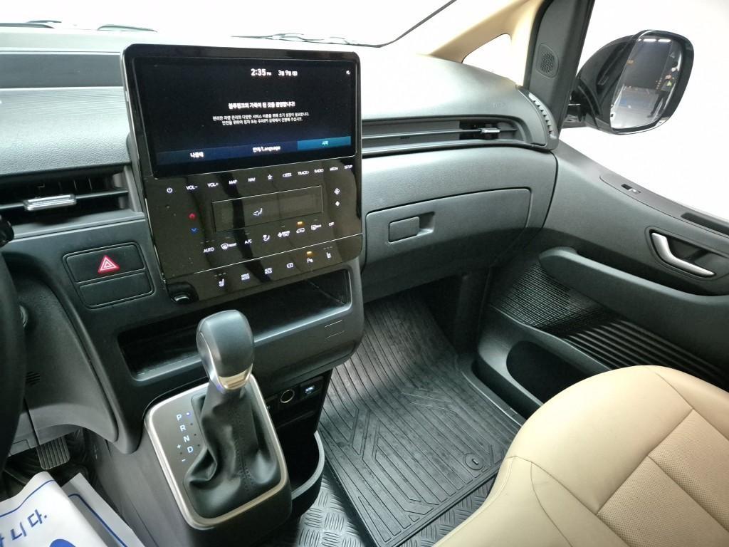 HYUNDAI Staria - Vista 6