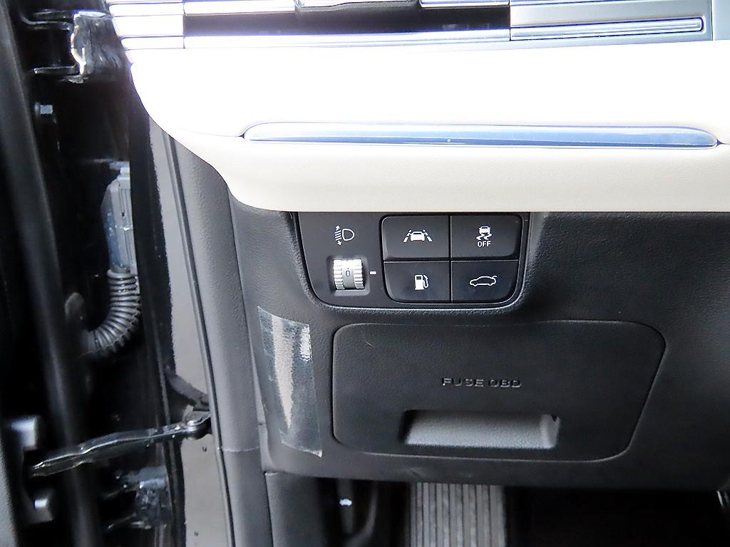 HYUNDAI Grandeur - Vista 11