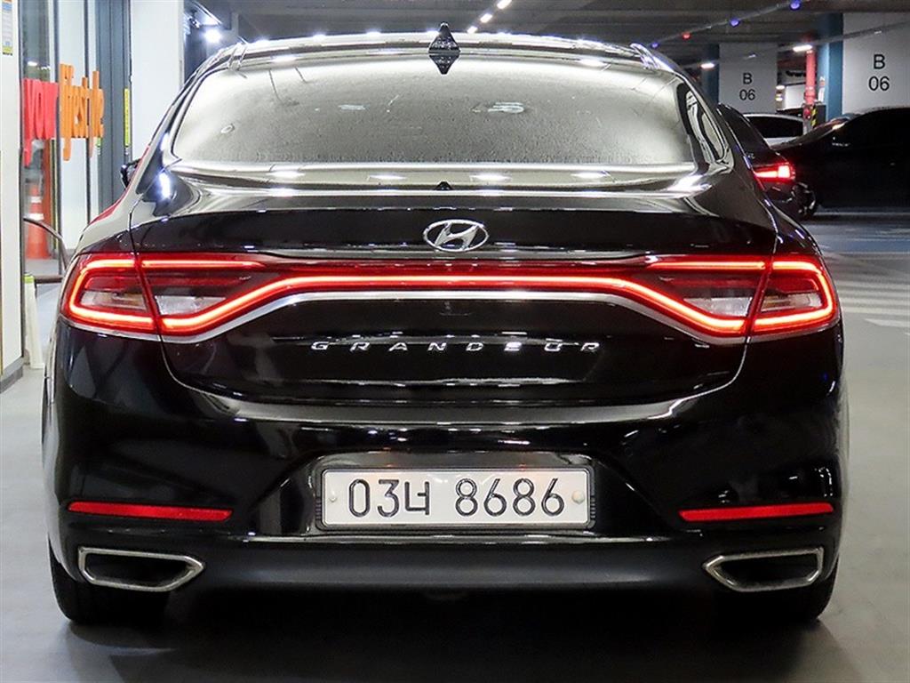 HYUNDAI Grandeur - Vista 5