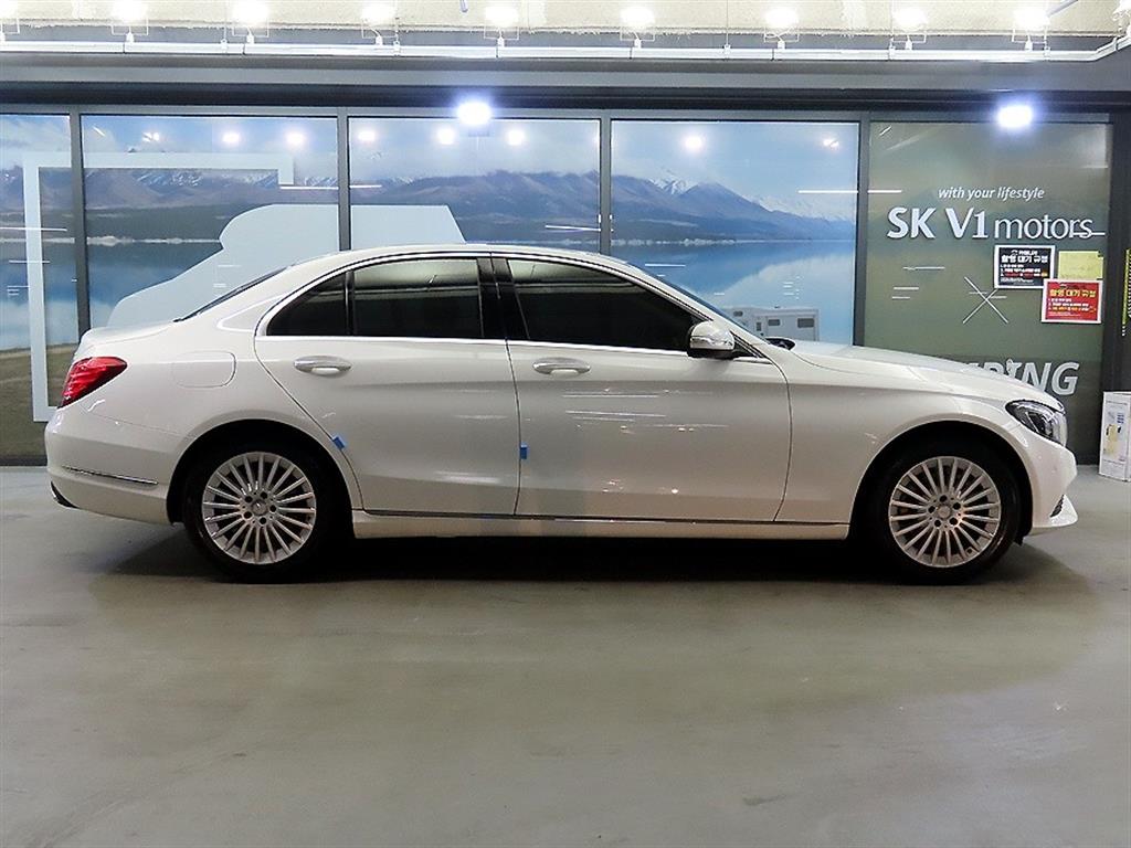 Mercedes Benz C Class - Vista 3