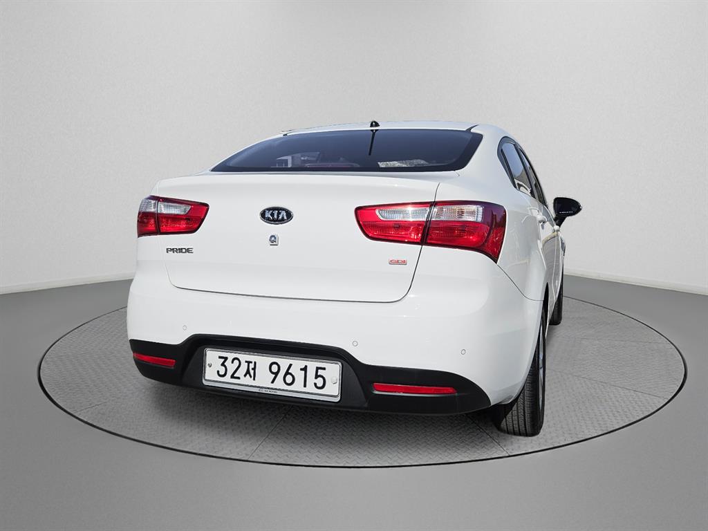 KIA Pride - Vista 4