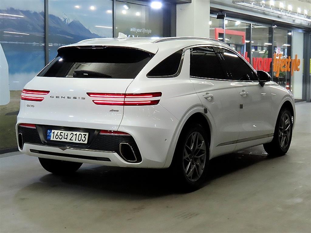 Genesis GV70 - Vista 4