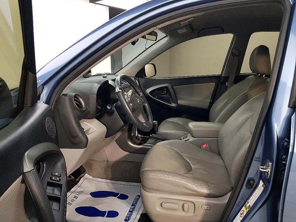 Toyota RAV4 - Vista 8