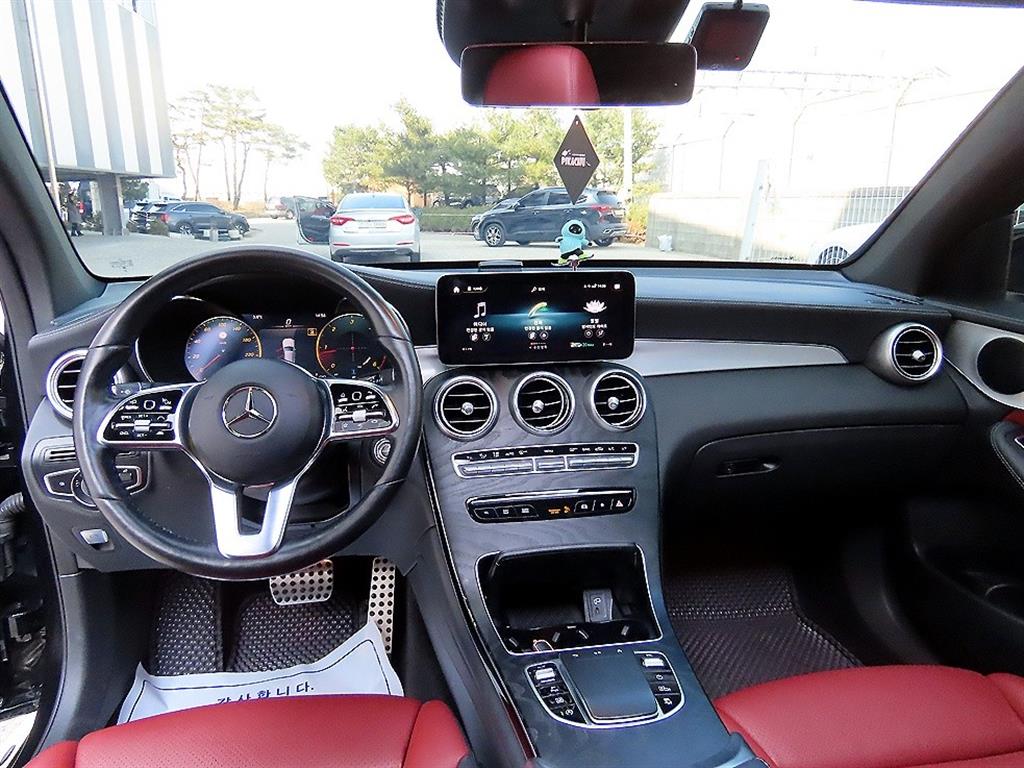 Mercedes Benz GLC Class - Vista 7