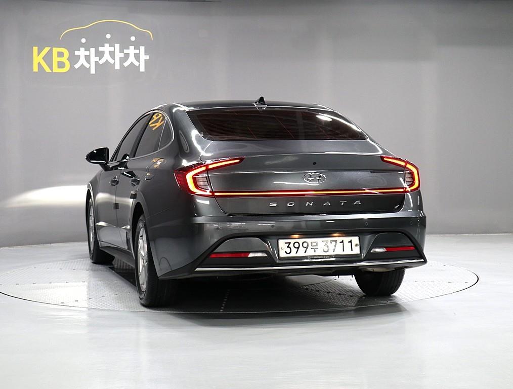 HYUNDAI Sonata - Vista 4