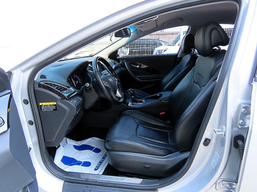 HYUNDAI Grandeur - Vista 5