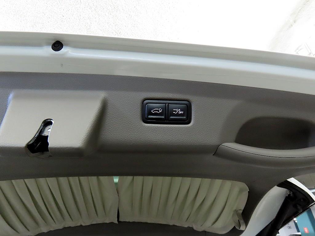 KIA Carnival 2023 the color of pearl - Importación desde Corea - HF Imports Iquique - Foto 17