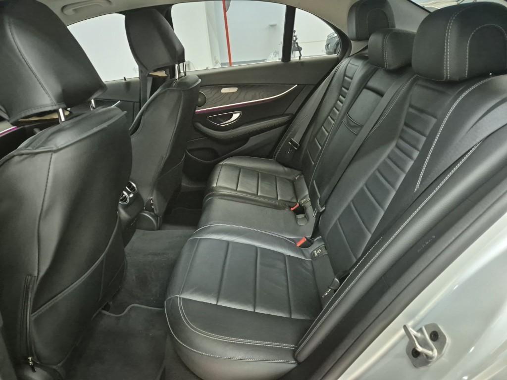 Mercedes Benz E class - Vista 12