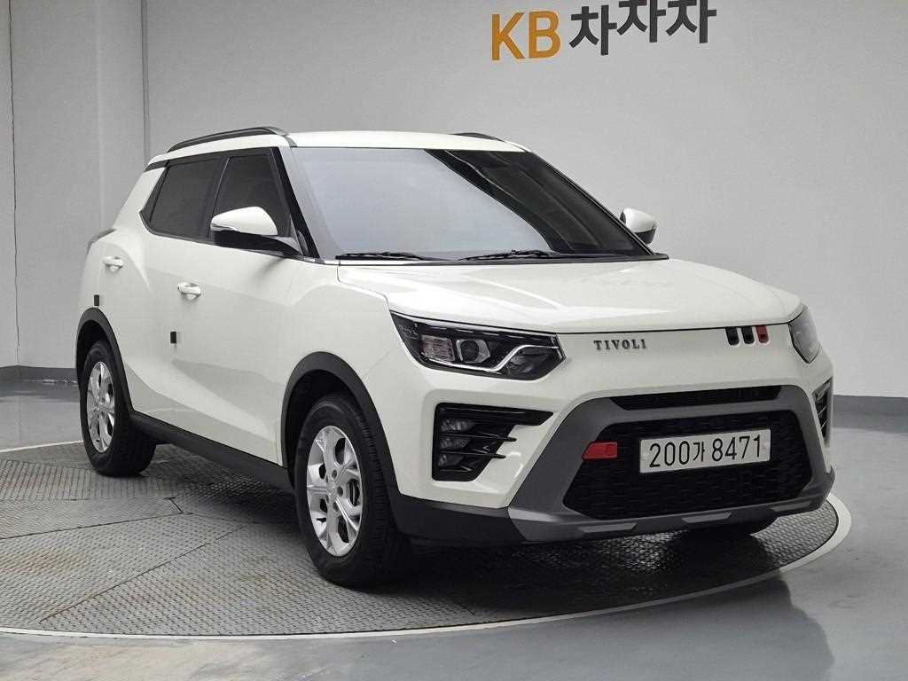 Ssangyong Tivoli - Vista 4