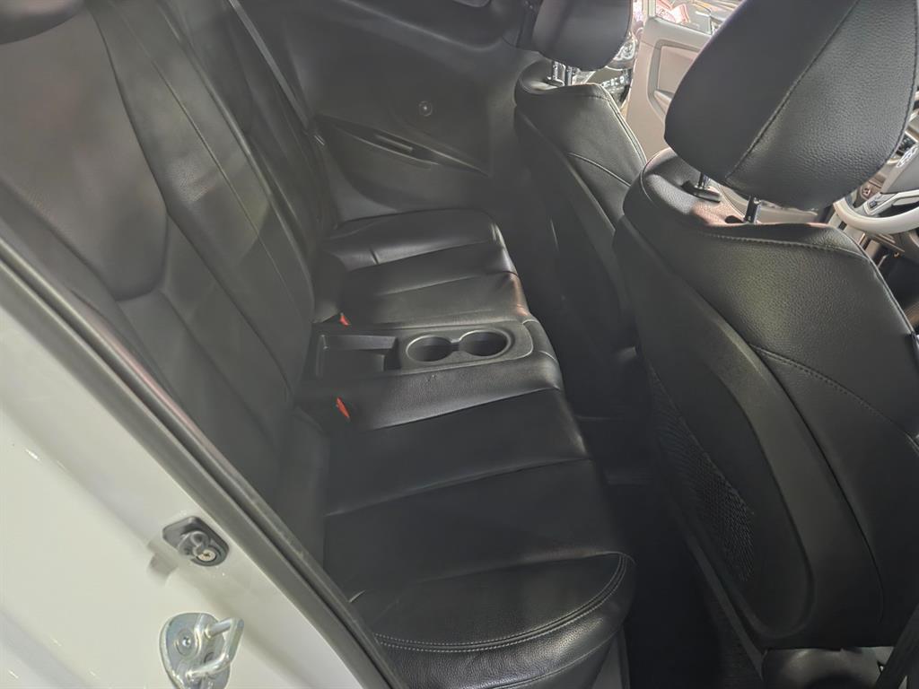 HYUNDAI Veloster 2012 Blanco - Importación desde Corea - HF Imports Iquique - Foto 18