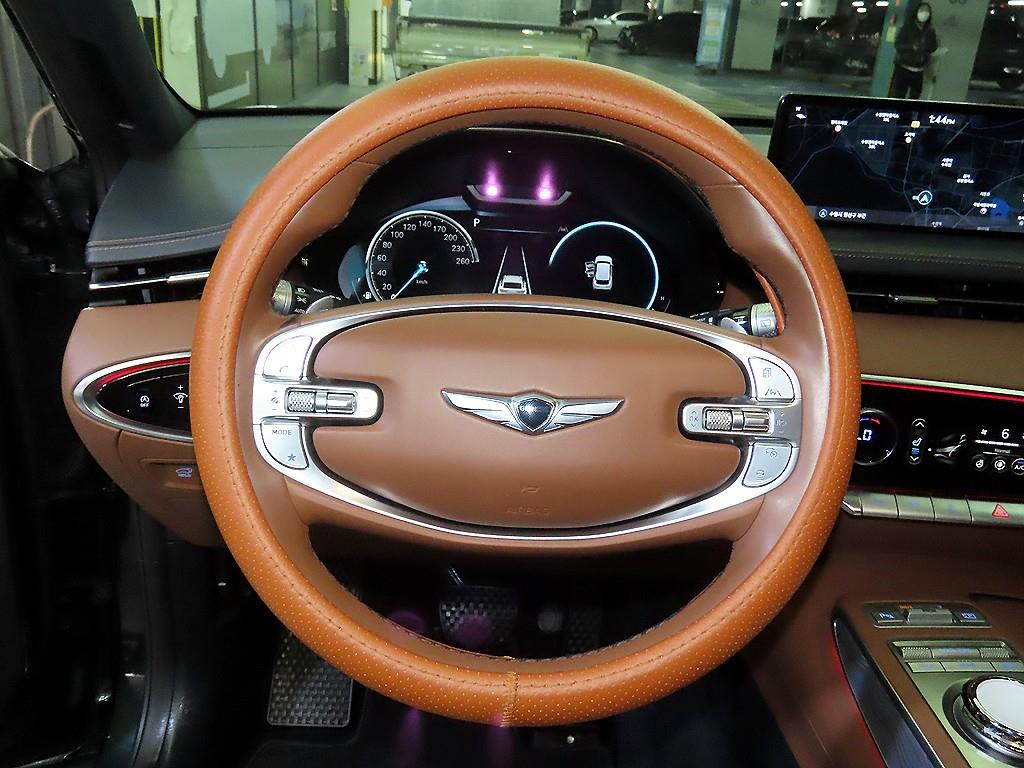 Genesis GV70 - Vista 8