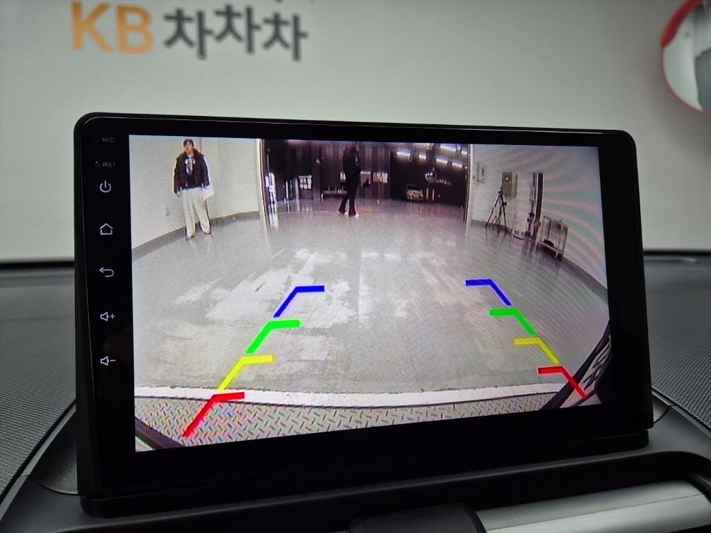 HYUNDAI Casper - Vista 9