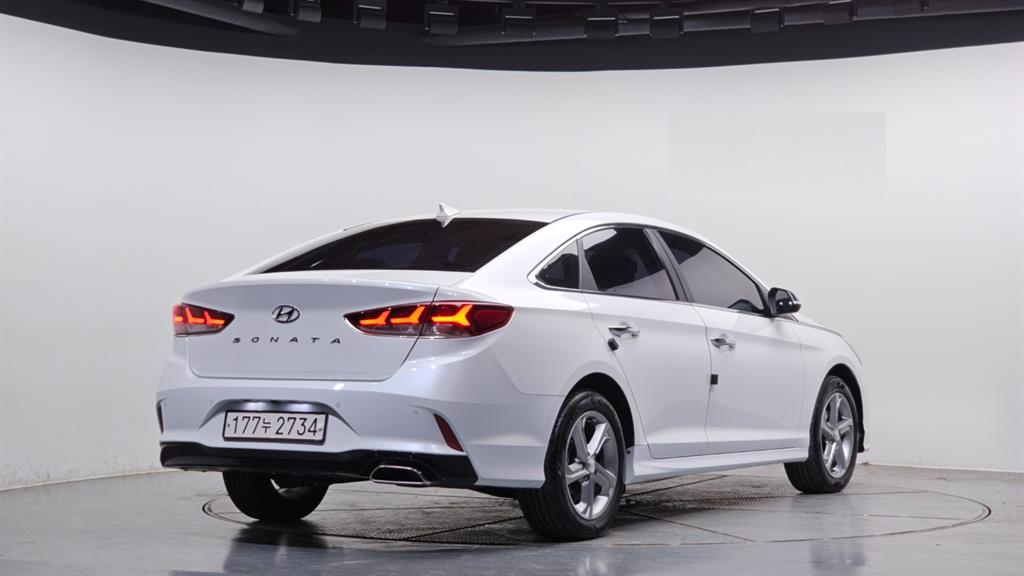 HYUNDAI Sonata - Vista 2