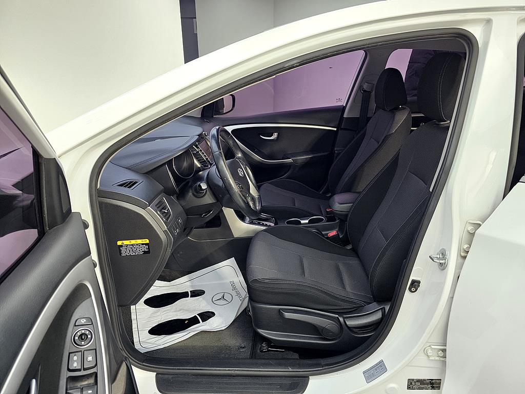 HYUNDAI i30 - Vista 8