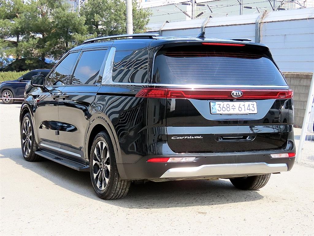 KIA Carnival - Vista 3