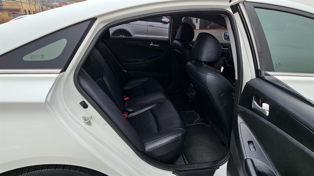 HYUNDAI Sonata - Vista 11