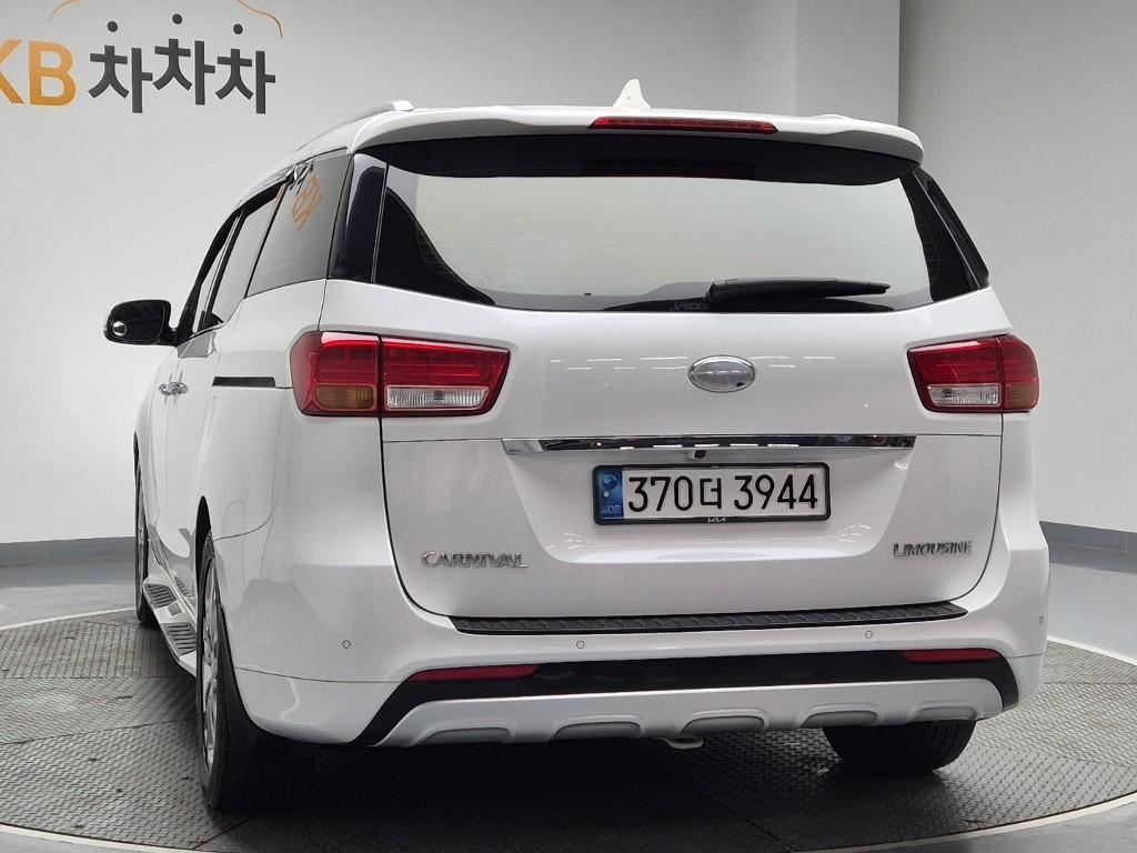 KIA Carnival - Vista 3