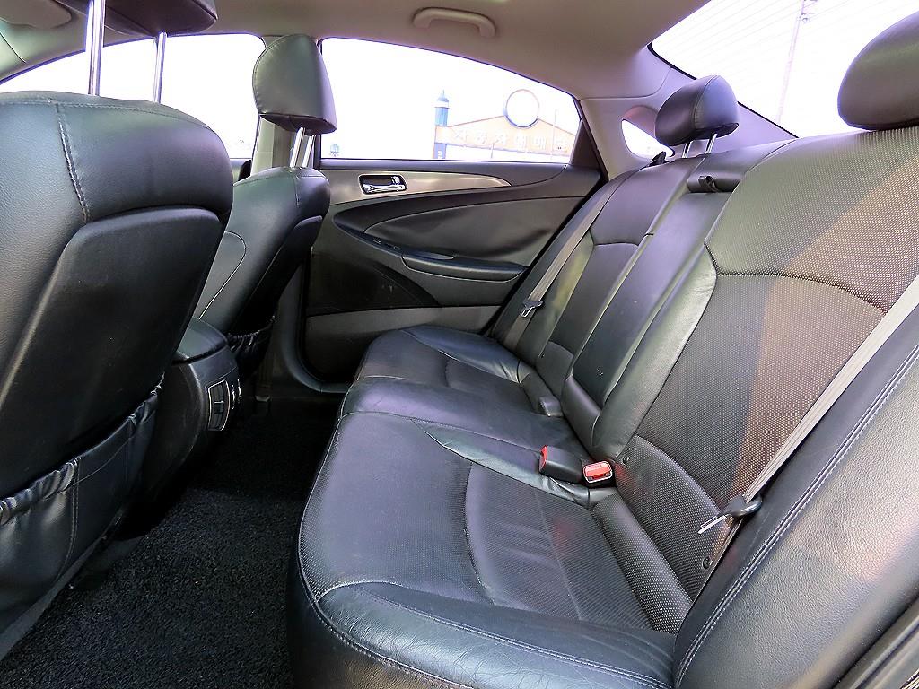 HYUNDAI Sonata - Vista 6