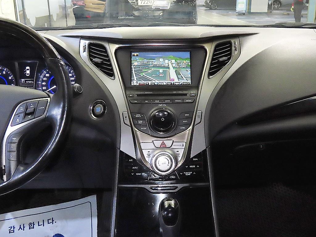 HYUNDAI Grandeur - Vista 11