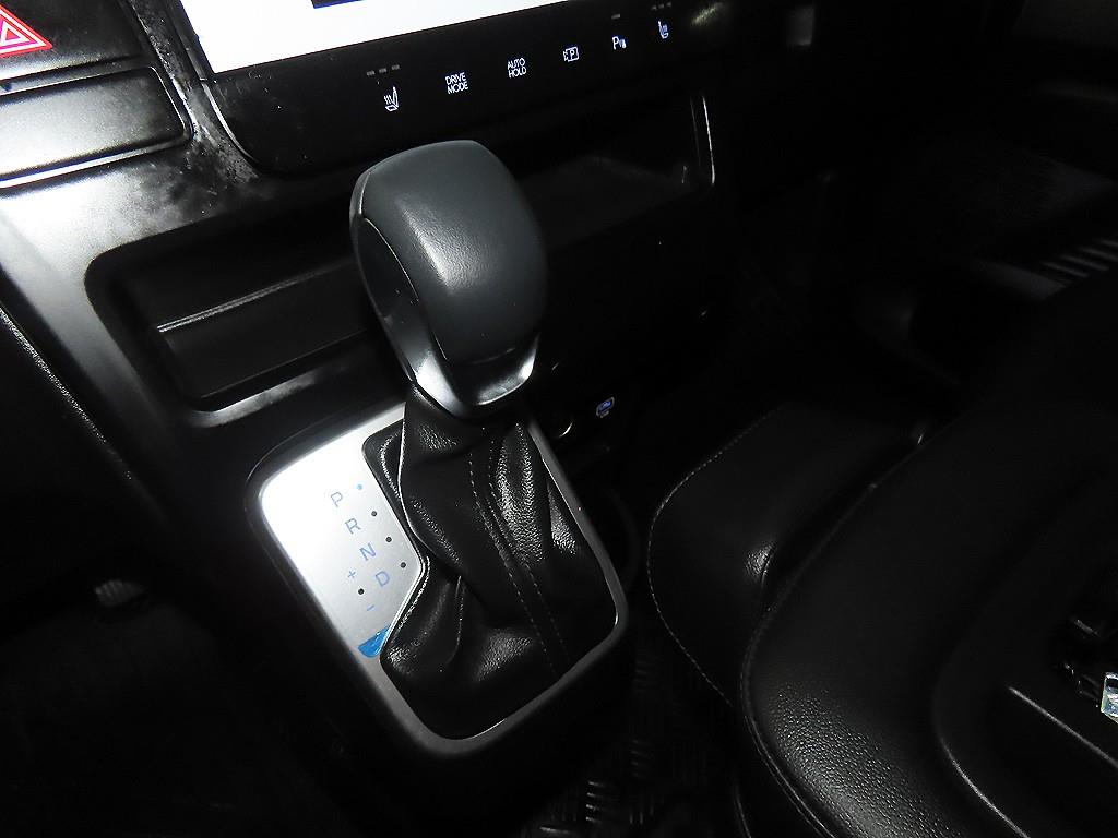 HYUNDAI Staria - Vista 12