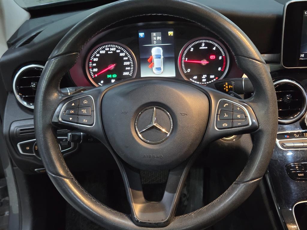 Mercedes Benz C Class - Vista 9