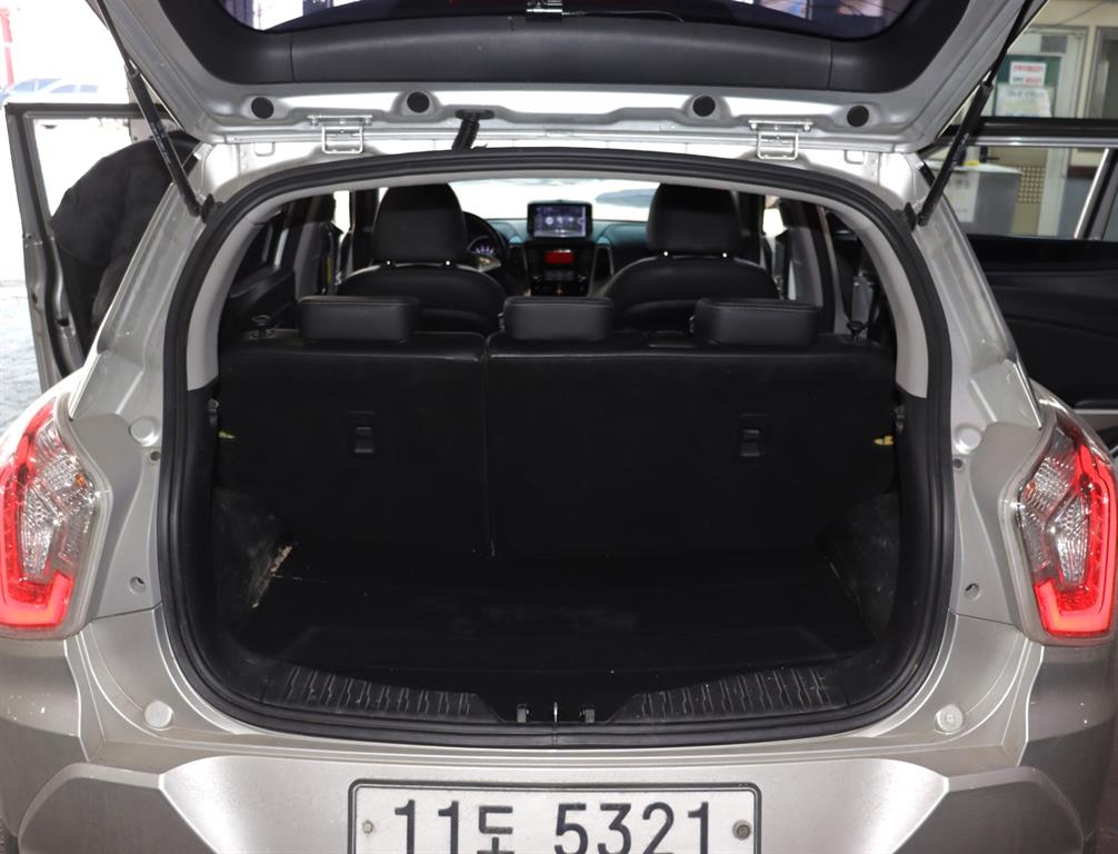 Ssangyong Tivoli 2015 Blanco - Importación desde Corea - HF Imports Iquique - Foto 8