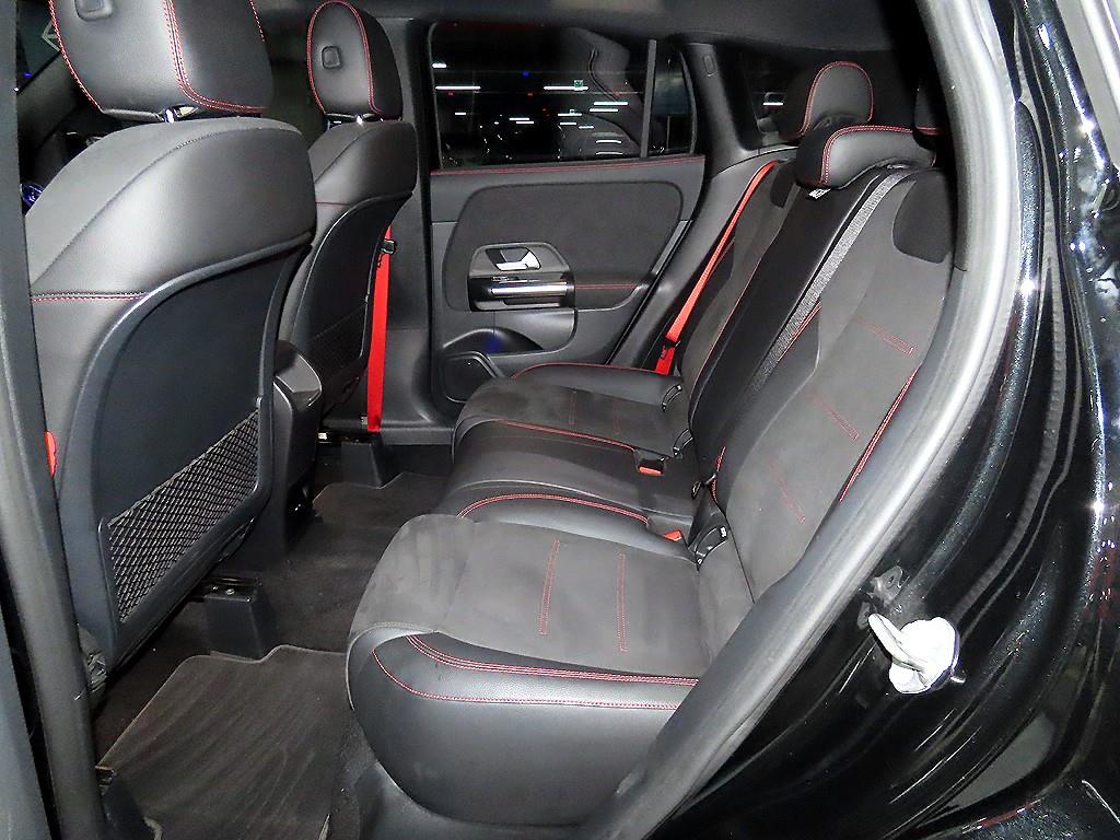 Mercedes Benz GLA Class - Vista 7